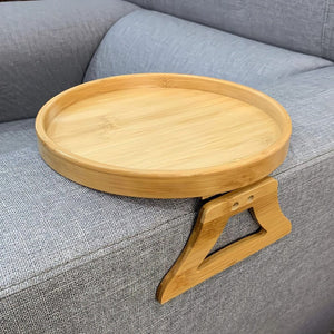 Reposabrazos de sofá con mesa auxiliar de madera