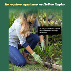 Herramienta portátil para desherbar el jardín.
