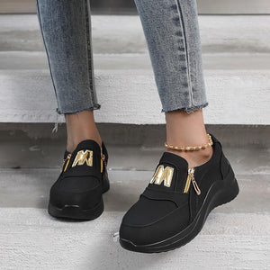 Zapatos con decoración de letras de punta redonda de moda