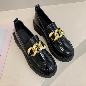 Zapatos de punta redonda negros para mujer