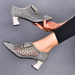 Zapatos elegantes con tacones