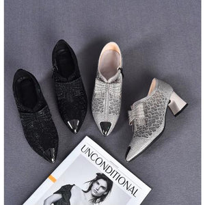 Zapatos elegantes con tacones