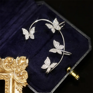 Pendiente de mariposa ( 1 PIEZA PARA LA OREJA IZQUIERDA)