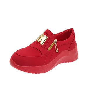 Zapatos con decoración de letras de punta redonda de moda