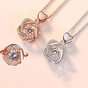 Collar Rosa en Forma de Corazón