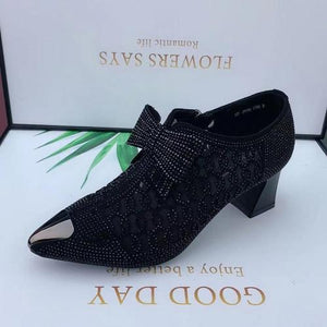 Zapatos elegantes con tacones