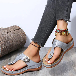 Chanclas de cuña con estampado metálico decorativo para mujer