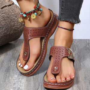 Chanclas de cuña con estampado metálico decorativo para mujer